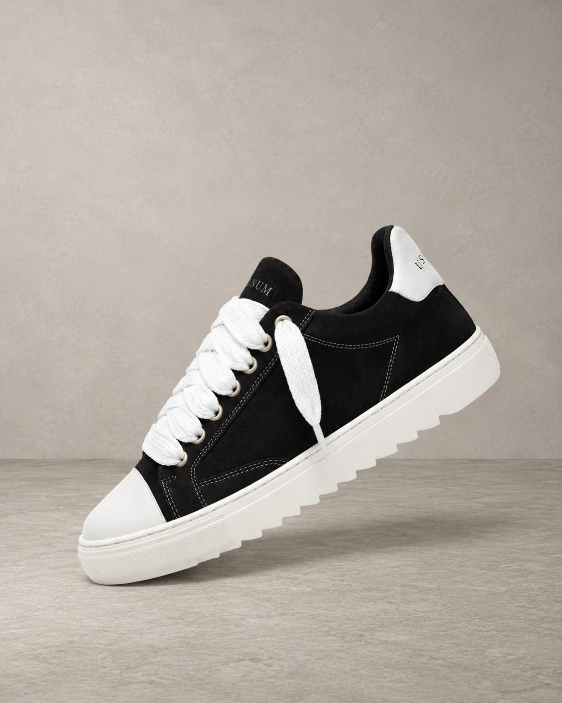 NUM SNEAKER