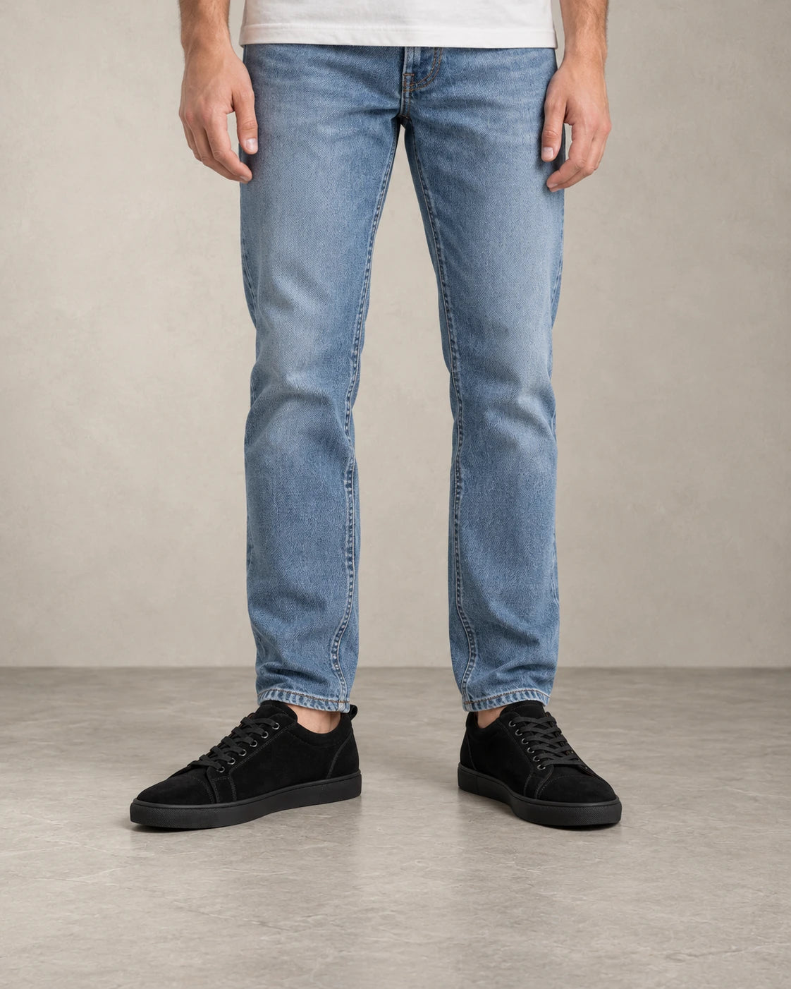SUEDE SNEAKER